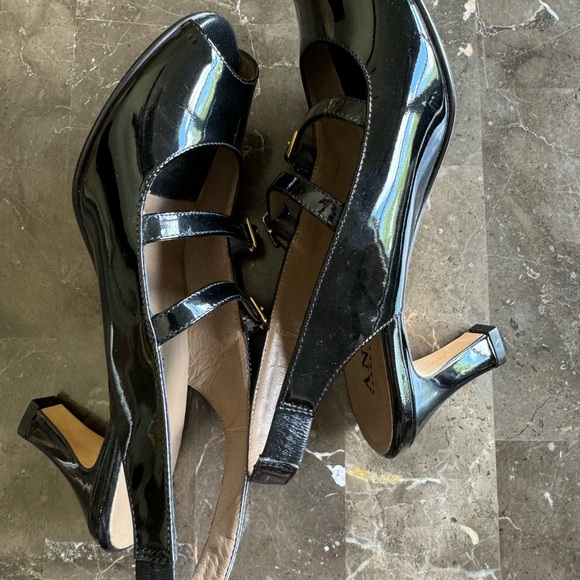 ANYI LU Tulip - Handmade Italian Slingbacks - Picture 6 of 8